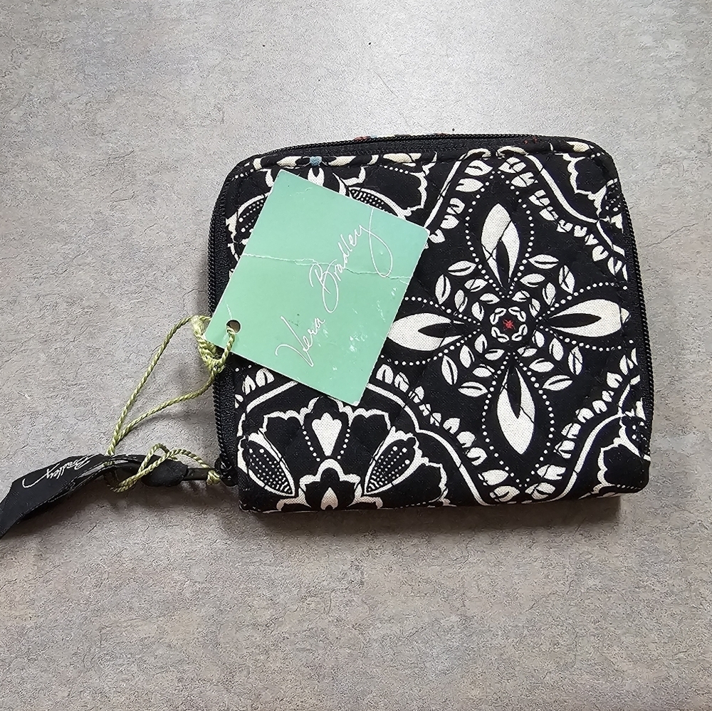 Vera Bradley Womens Zip Around Wallet Black White Floral Quilted Folding 4 x 4.5 - Picture 3 of 9